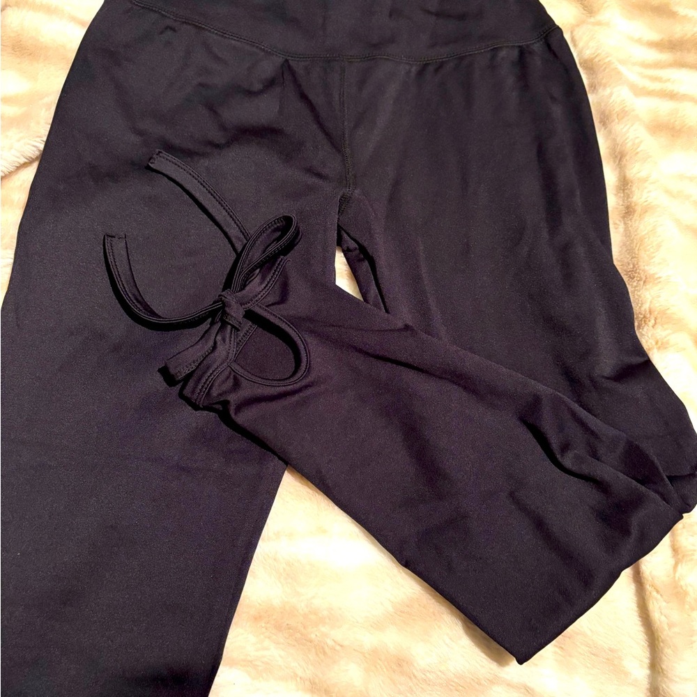Simply Southern medium black ankle leggings